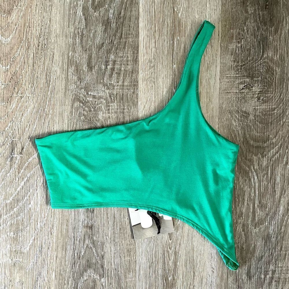 NWT Naked Wardrobe Smooth Side Asymmetrical Crop Top - Size: Medium - Picture 2 of 7